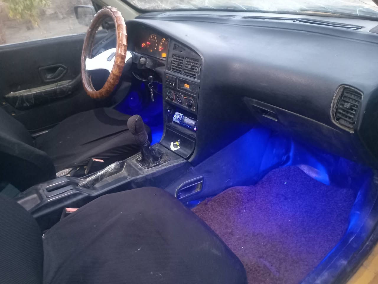 سياره بيجو موديل 2009 رقم ألماني السياره جديده وجاهزة محركه وكيره شرط صدر جديد باتري جديد كهرباياته كله شقاله مابيه اي نقص تدفئه تبريد شغال. سعرها 15 ورقه ***********
