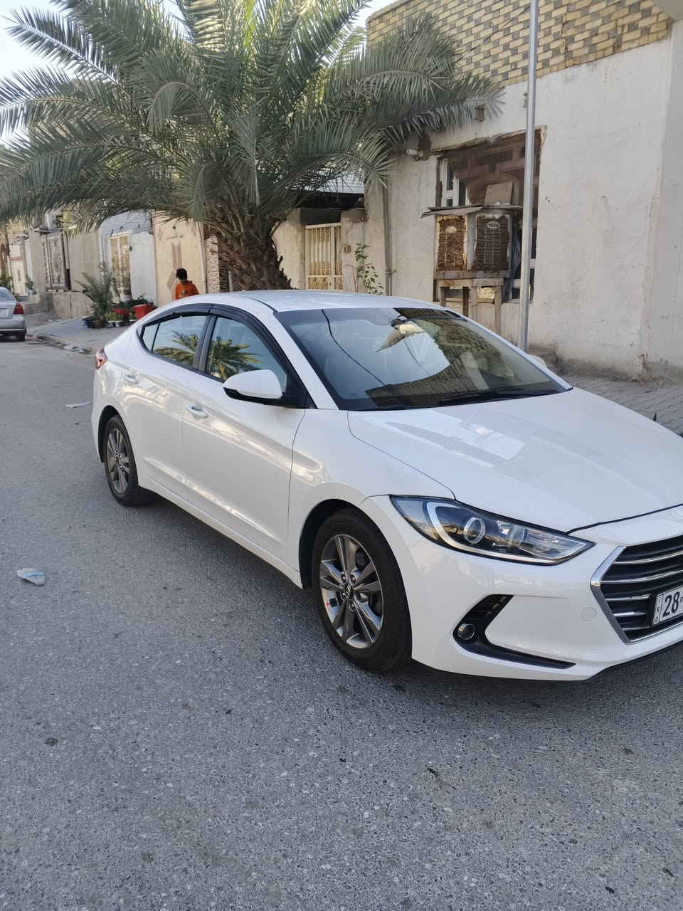 النترا ٢٠١٧ أمريكي رقم نجف دولي 
محرك ٢٠٠٠ دوش 
مكفولة من الحادث كله ليبل واحد 
بيها رشات صبغ بدون ضربه قويه 
محرك وكير مكفولات حداديه جديده تخم تاير جديد تبريد ثلج السعر ١١٥$ مكانه كوفه رجآ بدون خاص ***********
