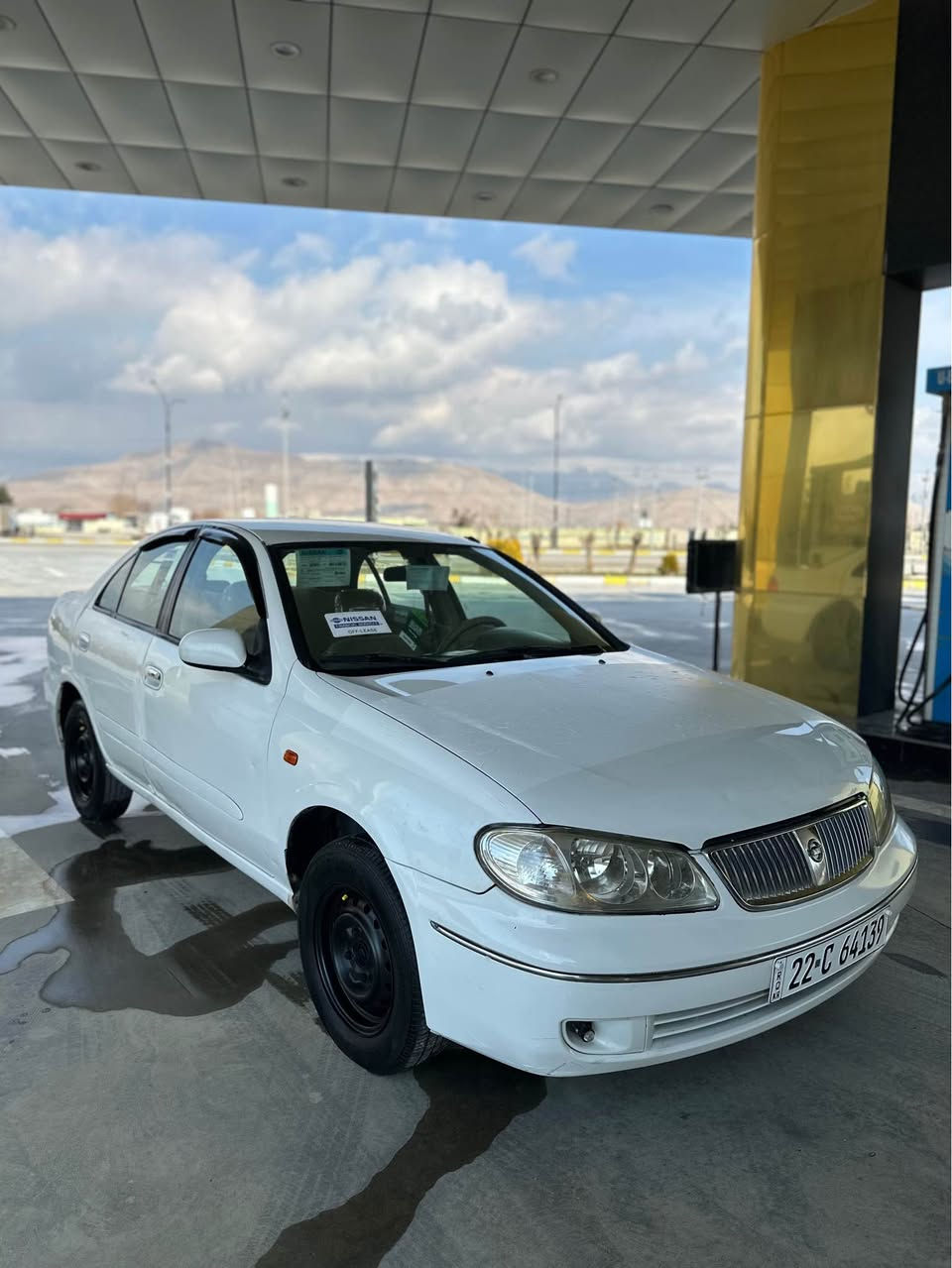 نیسان سەنی مۆدیل ٢٠٠٩ یابانی 
سەیارەکی زۆر پاک و خاون و جوان و توند و تۆڵە ناو زەرد
چوار جام کارەبا 
سەیارەکە دوو پارچە و نیوو بۆیاخە
گیر تۆماتیک گیر و مەکینە بەشەرت چوار تایە و ویل لۆکی لەژێرە سەیارەکە زۆر جوان و پاکە دینارەک مەسرەفی تیدانیە
رەقەم سەنەوی تا ٢٠٢٩ تازە 
 سەیارەکە زۆر جوانە و نیە 
بەشەرتی تحویل و خرامە
ناونشان ڕانیە
فایبەر وەتس ئەپ
*********** رانية, السليمانية
