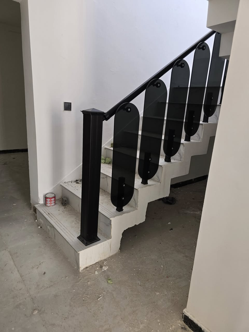 الئ اهلنا الكرام في محافظه الديوانية 
نعرض اليكم نموذج من عملنا انشاء الله ينال اعجابكم 
انواع محجرات 
كلاسك ❣️
ملكي ❣️❣️
المنيوم دائري ❣️❣️❣️
المنيوم مربع ❣️❣️
مربع نظام عدد 2عل بايه ❣️❣️
جام 10ملم ❣️❣️
دز نوع محجر خاص مع فيديو للدرجك احسبلك تكلفته كامله 
عنوانه ديوانيه ونشتغل في محافظات قريبه 
واتساب ***********
تيك توك (محمد للمحجرات✅️)
لا نتعامل بل اقصاد
