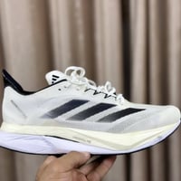 ادزيرو حديث  قياس 45 وثلث  طول القدم 29 يوجد توصيل بغداد 07736165933