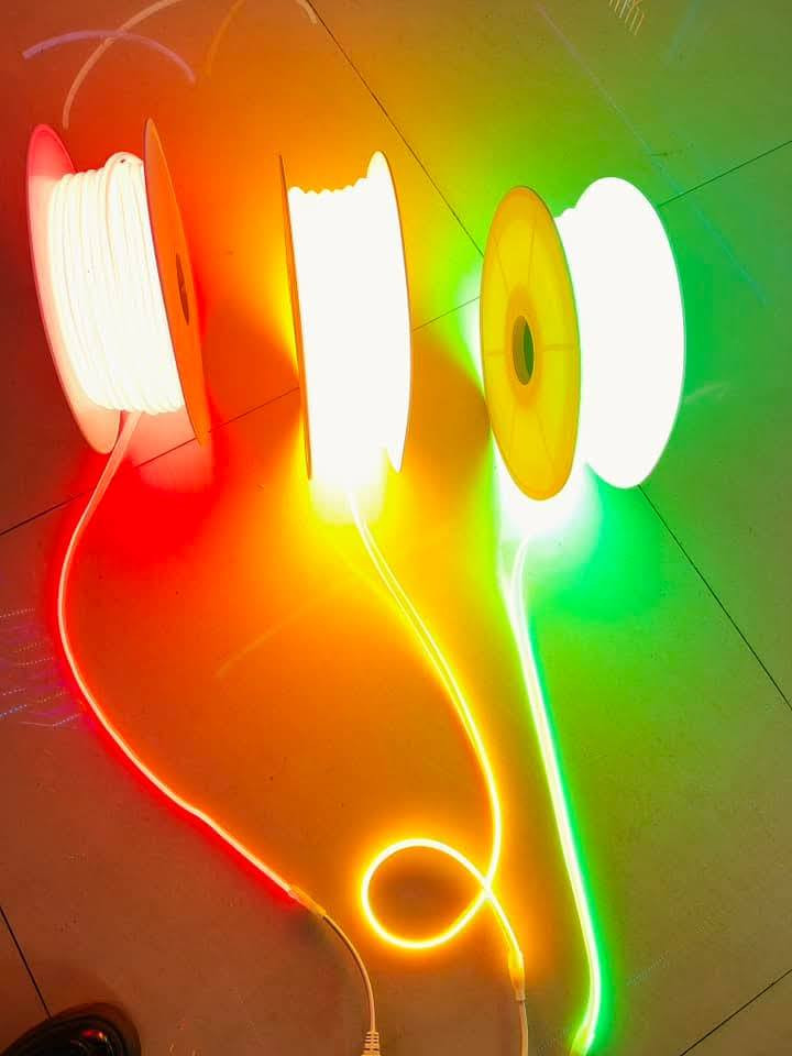 ليد نيول 12 فولت 💪
6 * 12 لفه 50 م👉
فصل كل 2 سم ✂️
اللون ورم ابيض ازرق اخضر احمر برتقالي بنك موف جولد 👉
مستورد صيني رقم واحد🈵
العرض ساري حتى نفاذ الكميه 👁️👉
سعر ولا في الخيال 💰 
اقل سعر في الجمهوريه@
عرض خاص للتجار والموزعين واصحاب المحلات 👉
ما تلفش وتدور وتحتار عند ابو شلبي اقل اسعار🤝
العنوان القاهره العتبه سوق الكهرباء 🏃
امام البوسطه العموميه شارع عبد الحق السنباطي👀
 مول العتبه الدور الثالث👉
شركه كنز لايت لتجاره الادوات الكهربائيه الحديثه 🤝
التواصل اتصال او وتس 👉
محمد شلبي 📞📞
01150132069📞
01126204214📞


**إذا كنت صاحب هذا الإعلان وتريد حذفه لأي سبب، رجاءا أرسل رسالة إلى الدعم الفني**