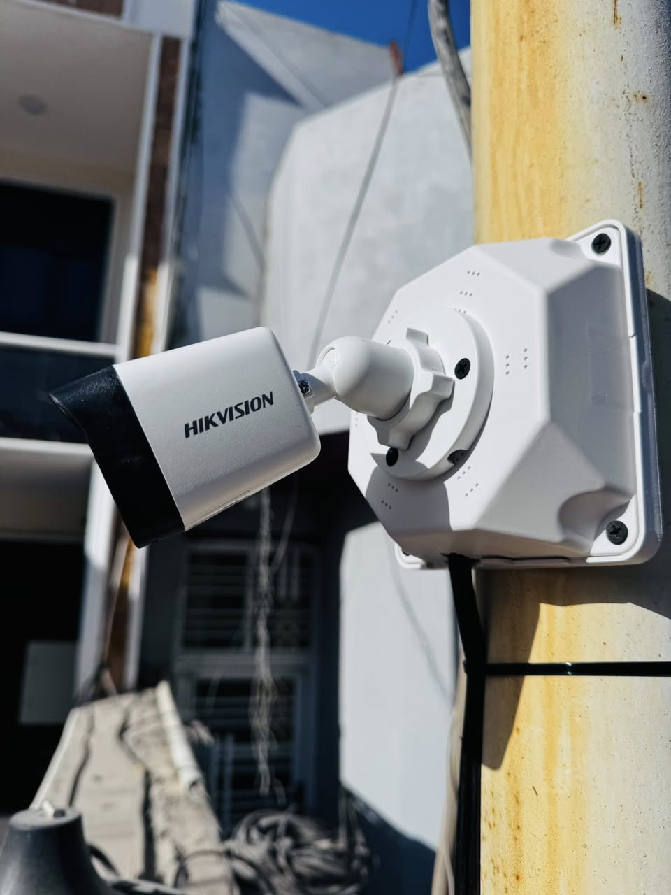 بفضل الله
🛑تم تجهيز و  تنصيب مجموعة من كاميرات المراقبة باستخدام كاميرات HIKVISION الأصلية، المعروفة بجودتها العالية ودقتها بالتسجيل عدد الكاميرات 4 (3)بدقة 2 ميكا  وكاميرا بدقة 5 ميكا وجهاز XVR من ماركة HIKVISION
إذا همّك الأمان وجودة الشغل،(مكتب الدليل) دايمًا حاضرين نخدمك 💼
للاستفسار :
(***********)📞
(‭0786 663 0903‬)📞
