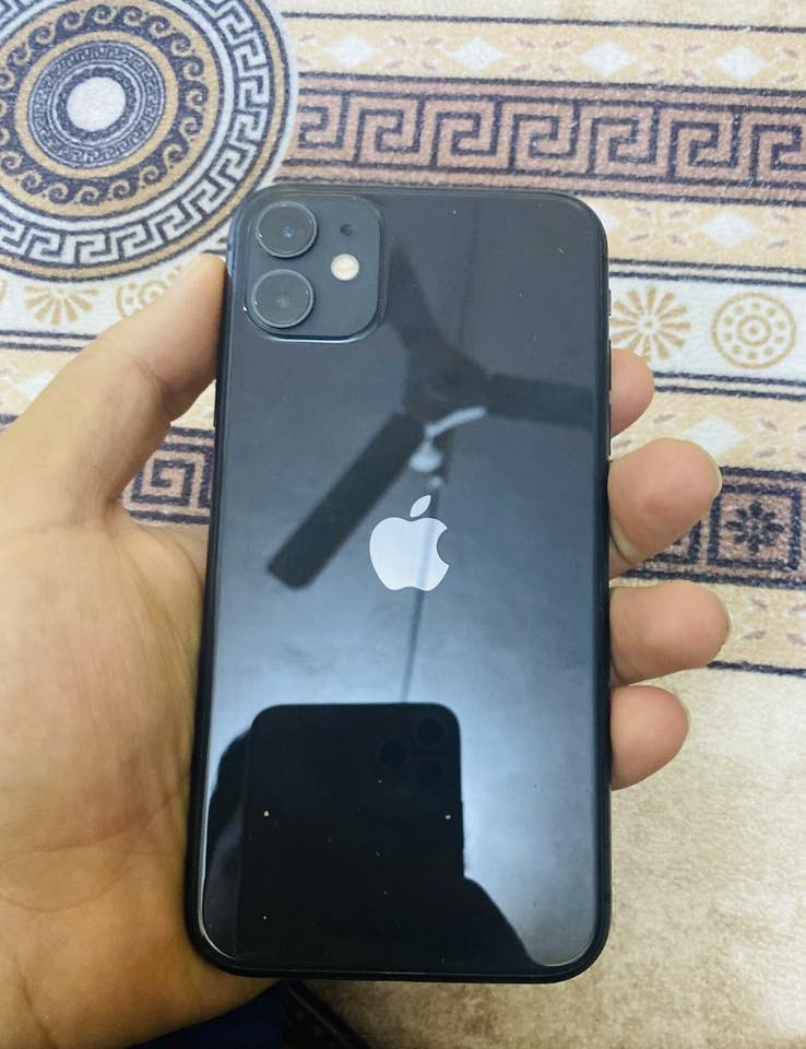 السلام عليكم ورحمة الله وبركاته 
ايفون 11كامرتين ياباني اسود ذاكره 128 مامفتوح بيه برغي استخدام شخصي بطاريه اصليه ما مبدله كلشي بيه على وضع الشركه بطاريه 79 السعر 325بيه مجال اخو الجديد زلق مابيه ابدا يرهم مراوس 13كامرتين مكان القرنه ***********
