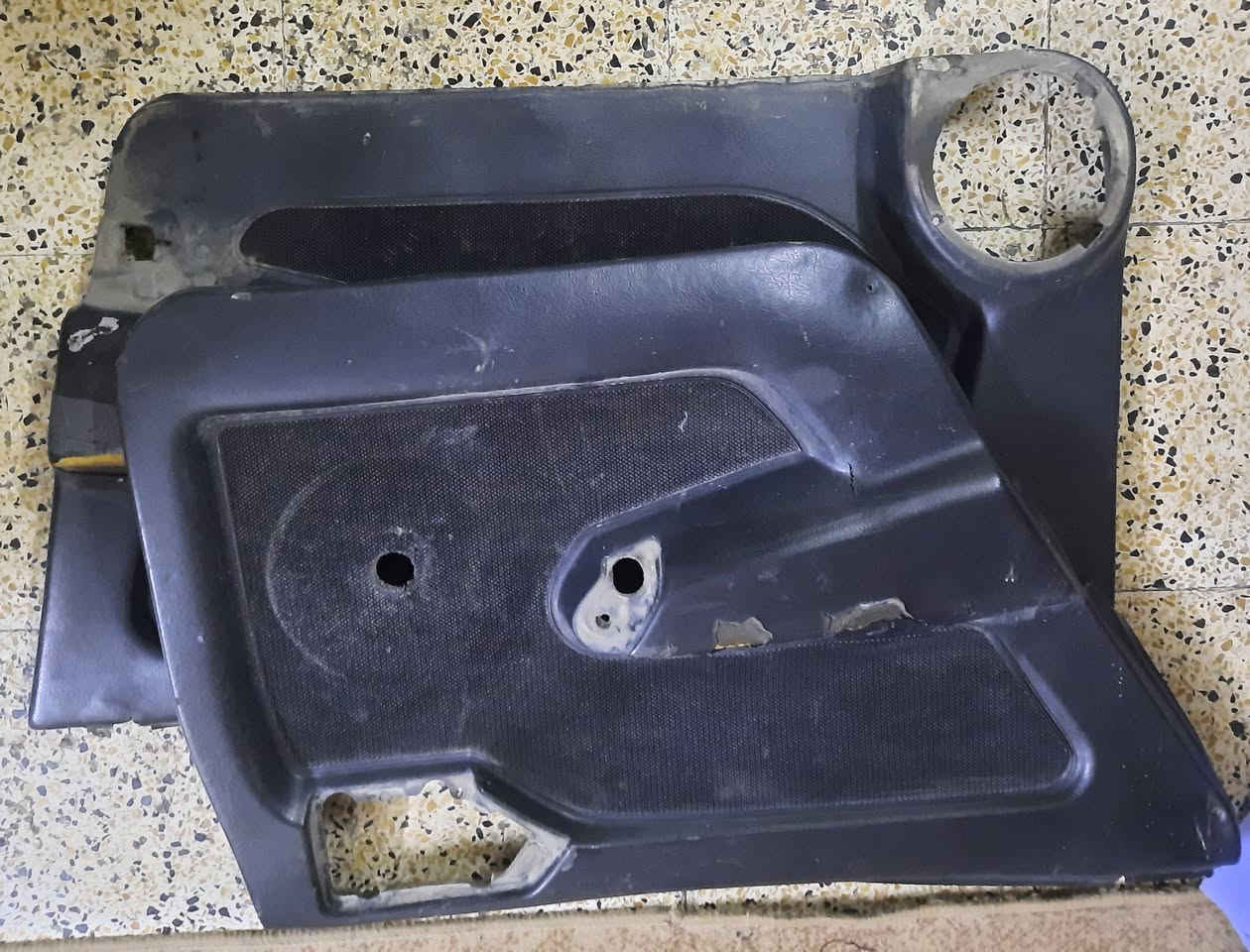 السلام عليكم غراض فكتره للبيع بسعار مناسبه 
بطاين بواب طخم.. قيم سعرهم 
بلاجكتورات زينول قوي 
دكم تحكم جام 
مسجل شغال+سماعات اصليه اوبل
سكنات لايت أماميه اصلي 
مثلث طوارئ فسفور
فرشة دشبول جديده ولاعيب 
يدات سقف اصليه 
عطر أمامي بجم 
تكوه وجيب نصفي 
مكاين جامات خلفيه اصليه 
طخم طفاريات عضم اصلي 
شتحتاج راسلني وتدلل 
ادمن❤️🌹


**إذا كنت صاحب هذا الإعلان وتريد حذفه لأي سبب، رجاءا أرسل رسالة إلى الدعم الفني**