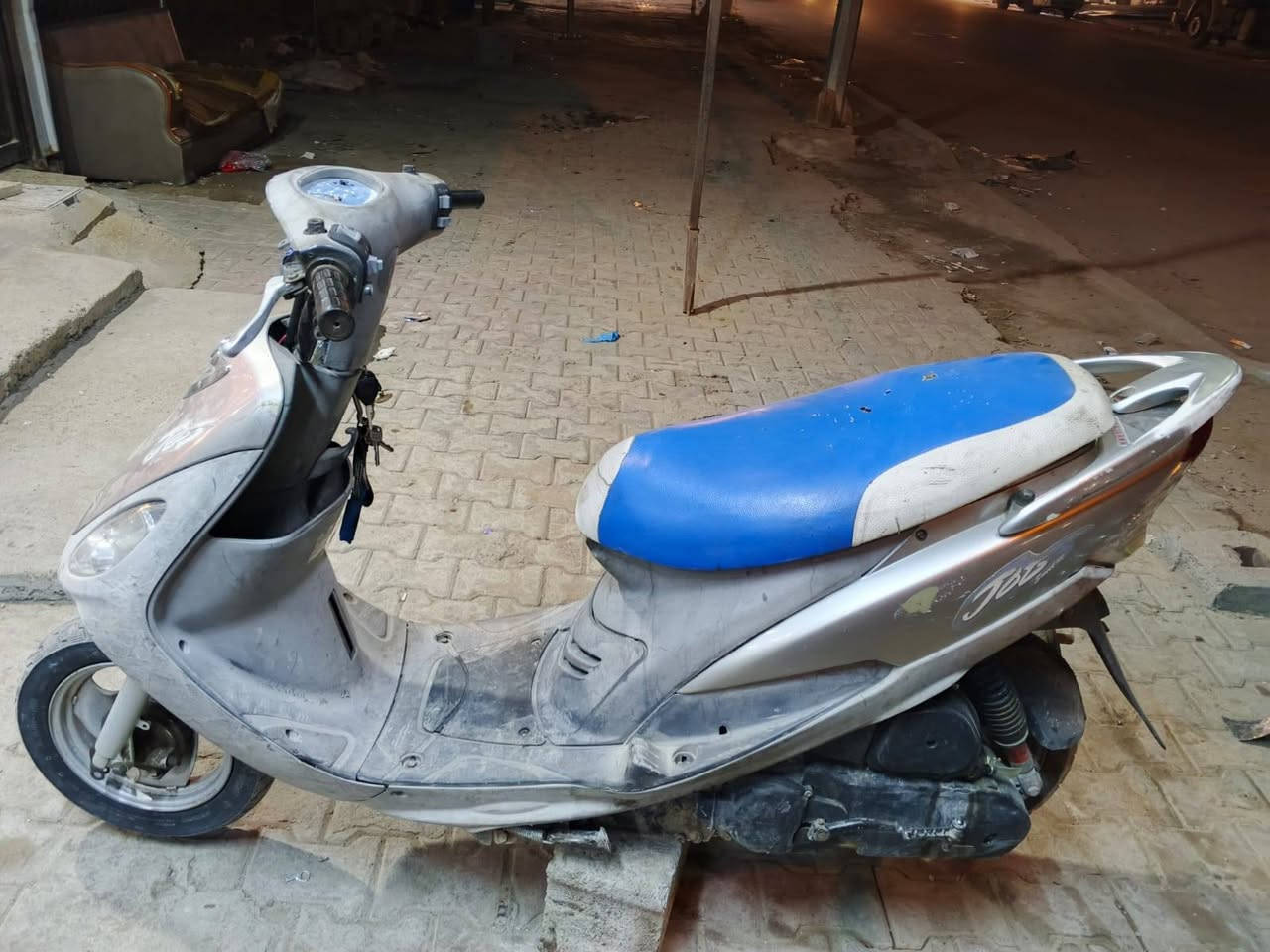 سلام عليكم دراجة
ماكس منغولي الدراجة خير من الله سلف وهندر بكول وقت 
الدراجة نقصهة بس مازدة والكصة ب 300 وبيهة مجال المكان بغداد البياع 
***********
