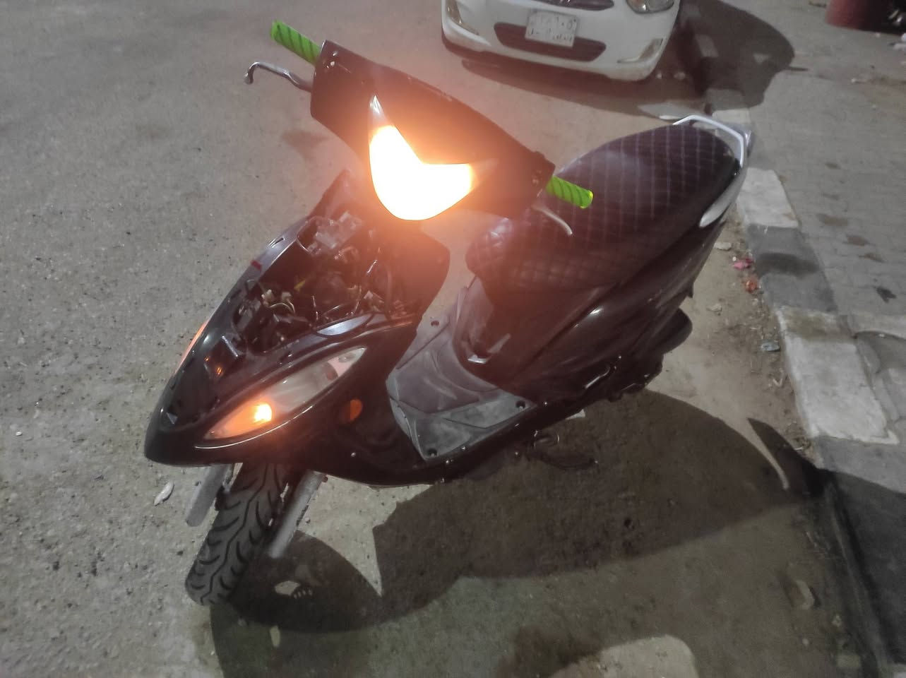 السلام عليكم اخوان درجة كامكو دراجة جديد برغي ما مفتوح بيه تيارت جديد الله شاهد مصالي يوم واحد من شديتهن كلشي بيه شغال 400 او بيه مجال بصيط نكره سلف تشتغل يعني متعبك والله العظيم دراجة جديد ما متعوبه رقمي ***********
