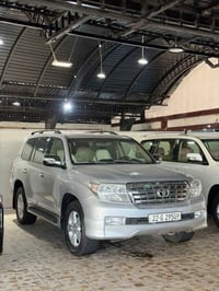 لاندكروز 2010 كفاله عامه 6 سلندر رقم أربيل وكاله او تحويل بيع او مراوس...