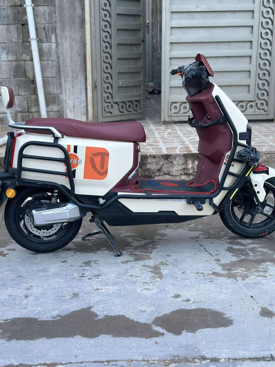 سلام عليكم دراجه شحن ريان لل بيع شي كدام العين ***********
