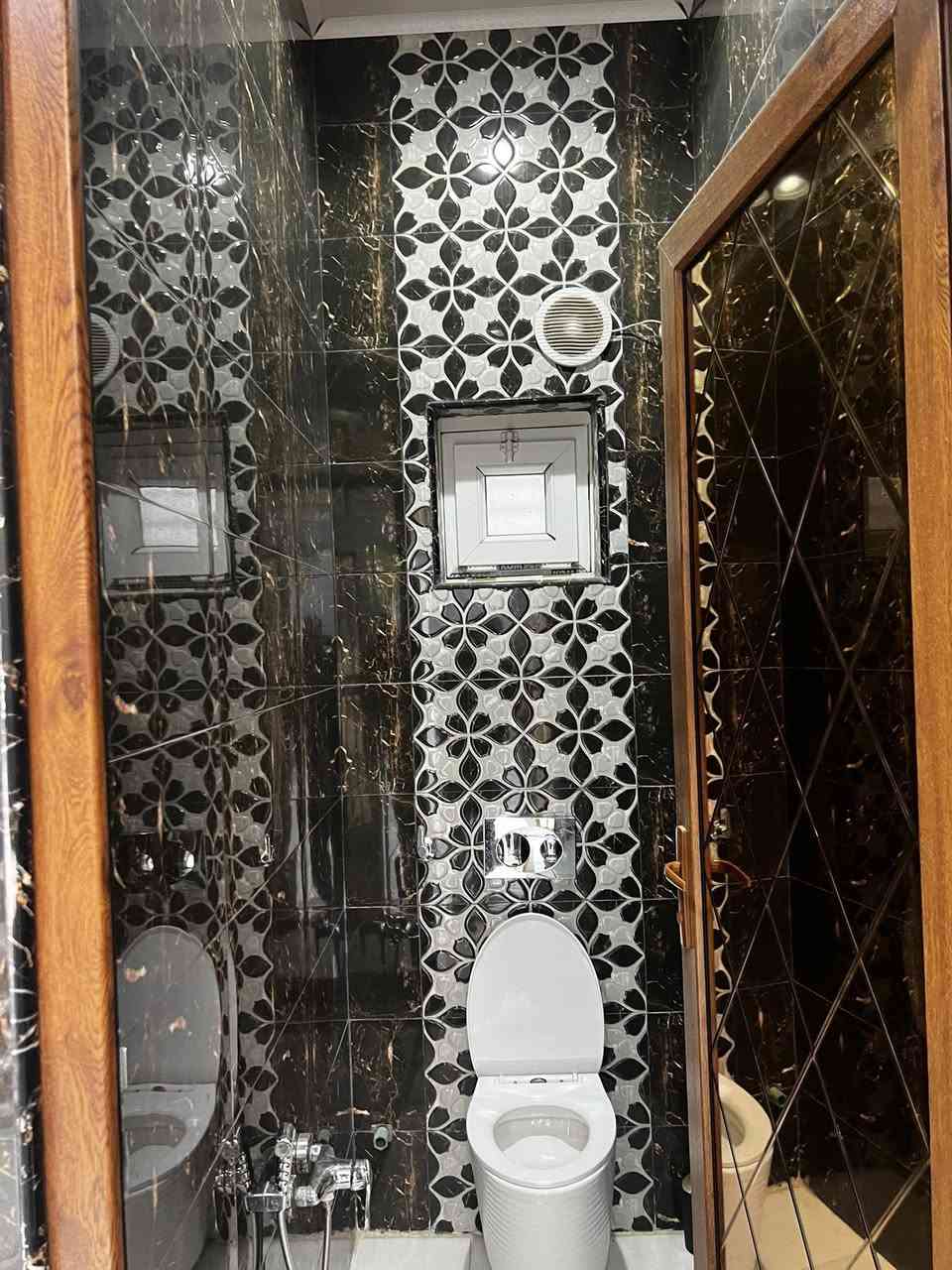 ياالله بيت العمر
السلام عليكم دار للبيع طابو زراعي سند 25 تحويل مباشر مكانه جزائر خلف بانزين خانه مرجان شارع التانكي يبعد عن شارع العام 200 متر موقعه كلش حلو منطقه جدآ هادئه المساحه 340 مشمول بمشروع مجاري الحله الكبير كافت الخدمات متوفره البناء حديث سنه 23 بناء كله درجه اولي متعوب عليه حيل امانت الله ورسوله من يرغب بشراء الدار الاتصال علي الرقم ***********
