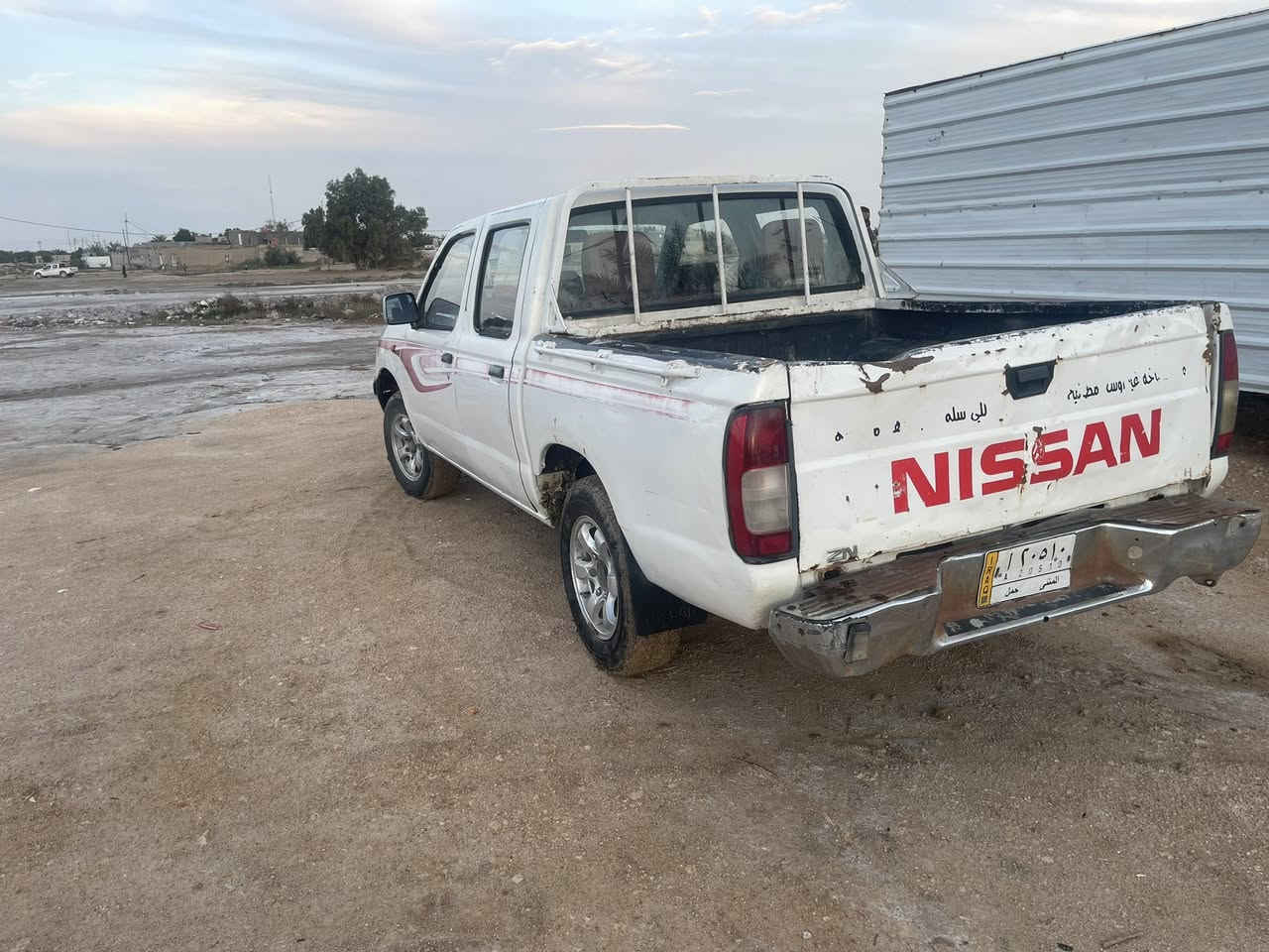 نيسان صيني 
مديل 16ظريبه مصفره 
سنويه منتهيه 
رقم مثنى كير محرك شرط 
بيه رشات بصيطه مكفوله 
تخم تاير حداديه 
السعر 58وبيه مجال 
رقم الهاتف *********** مكان السياره سماوه رميثه
