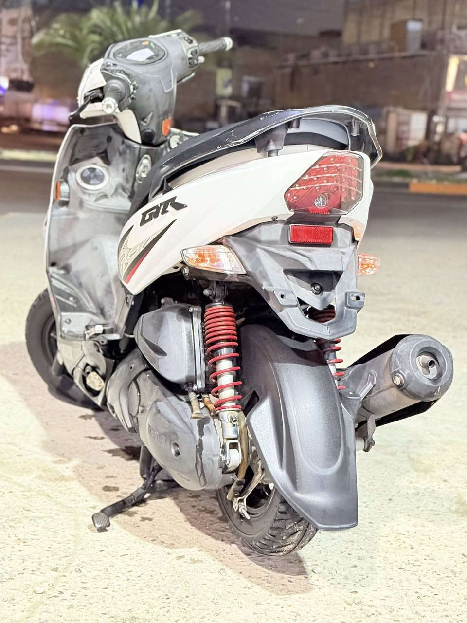 جي تي ار 2011للبيع كفاله عامه كفر ومكينه برغي مامفتوح بيها شوفت عينكم الدراجه بلاديه اشارات شغال نعومه ومكينه بلكارتون ب1200وبيها مجال بسيط مكاني بغداد مدينه الصدر قطاع67للاستفسار***********
