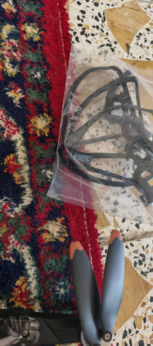 سلام عليكم شلونكم حبايب متوفر درون جديده  الدرون جدن مرتبه 4k رجوع ذاتي جيبس الدرون كبس شركة اسعارنه مناسبه  *********** هاذ رقمي تواصل خاص وتساب موجود انتصال
