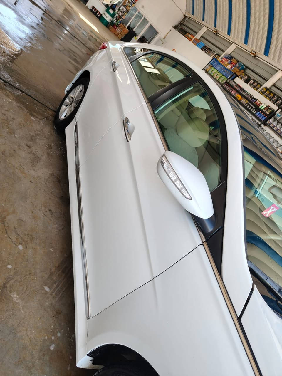 سياره حره  ثاني يوم يحولك 
موديل 2015  
بس بنيد تبديل 
حداديه صدر كفاله 
تبريد كفاله 
شاشه 
كامره
حساسات
تحكمات 
مثبت سرعه 
مانع انزلاق
نظام قياده ايكو اقتصادي
تدفئه 
تدفئه بالكشنات
بانورما 
سياره فول 
للاستفسار 
***********
