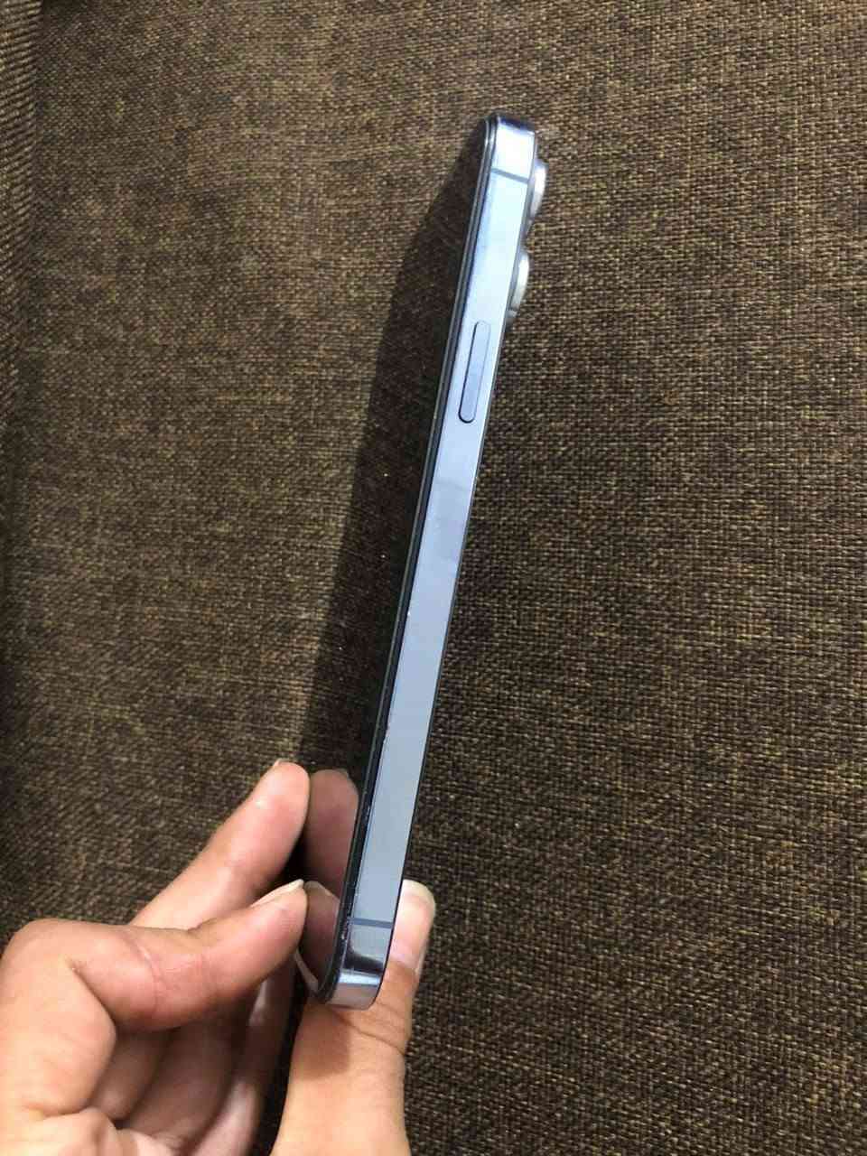 ايفون 13برو ماكس ذاكر 256جهاز ابدل بطاريه نسبت البطاريه 100فيس ايدي شغال شاشا ابدل من غير جهز سعر 460بي مجال شراي تعال خاص او ***********
