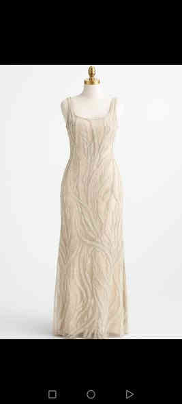 فستان شيك يدوي فخم وراقي اشتريته قبل اسبوع ب200 ابيعه 125 الف وبي مجال بسيط قياسه يلبس ٤٠ او ٤٢ طول لفستان ١٦٥ ملبوس ساعتين فقط نظافه فول صوره لقماش
وبل حقيقه بعد احلى وارقئ للحجز والاستفسار التواصل مع هذا الحساب. saja_sami_
***********
