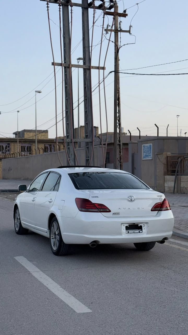 السلام عليكم
افلون 2008 خليجي فول مواصفات رقم بغداد ب أسمي 
مصبوغه حزام بدون دواخل السياره جاهزه مكاني كوت مركز المدينه 
السعر 110$ وبيها مجال ***********
