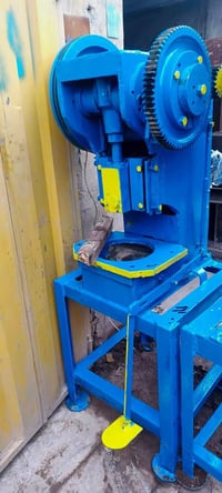 بريس سنتريك حجم 20طن عدد 2 استفسار رقمي 07708840113