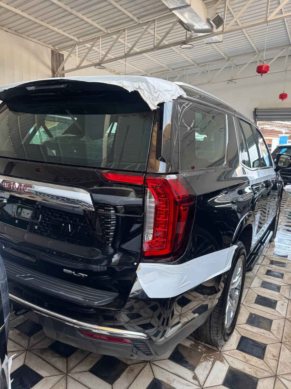 شركة ذرى الخليج بغداد النهضة الشارع الثاني (***********  / ***********)
السعر (83 مليون) رقم بغداد 
* يوكن SLT زيرو رقم بغداد 
* ⁠ضمان وكالة المنصور  
* ⁠الموديل 2024 رقم بغداد
* ⁠اللون اسود العداد (زيرو)
* ⁠حجم المحرك : 5.3 Cc
* ⁠تشغيل عن بعد سماعات BosE
* ⁠شاشة امامية كبيرة كامرة خلفية 
* بصمة تشغيل بصمات ابواب 
* رادار امامي رادار خلفي 
* ⁠رادار جانبي (نقطة عمياء)
* ⁠تحديد مسار (مثبت سرعة) قيادة ذاتية 
* ⁠ويل كب قياس (20 انج)
* ⁠شباك نيكل يدات ابواب نيكل 
* ⁠ترايش ابواب نيكل مقاعد 7 راكب 
* ⁠شاحن وايرليس ثلاجة 
* ⁠جنطة خلفية كهرباء 
* ⁠شاشة كبيرة شاشة دجتل 
* نظام تشغيل واطفاء السياره ذاتي
* ⁠نظام تحديد مسار حساس امامي خلفي 
* ⁠شركة ذرى الخليج 
بغداد النهضة الشارع  الثاني سعد العبيدي (0785250300)
نضام البيع المباشر والمراوس (جملة مفرد)
ملاحظة:- يتوفر لدينا جميع انواع التاهو الجمسي الكادلاك بغداد, العراق
