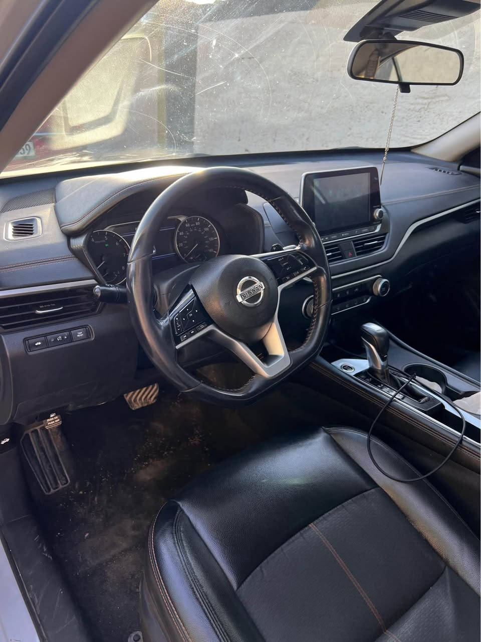 التيما SR 2021 سلفر 
———————————-
- مستشعرات توقف ذاتي ( امامي - خلفي )
- حساسات وكامرا خلفية
- رادار + تحديد مسار امامي
- مثبت سرعه 
- ⁠شاشة كبير ابل كار بلي
- ⁠نقاط عمياء
- ⁠مقوط رياضي D 
- ⁠ويل 20
- ⁠لايتات LED
- ⁠تشغيل عن بعد 
- ⁠دخول بصمة
- ⁠سنوية جديدة ورقم جديد وباسمي تحويل ثاني يوم
- الضرر ربع بونيد و ايرباك ستيرن فقط وراجع سستم بلادي
- ⁠بدون دواخل وشواصي ولغود بشرط / كير ومحرك بشرط كركوك, العراق


**إذا كنت صاحب هذا الإعلان وتريد حذفه لأي سبب، رجاءا أرسل رسالة إلى الدعم الفني**