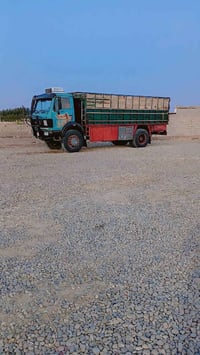 البي ٧٥ للبيع مكينه ٢٥ كير ١١٠  سنويه باسمي  ٠٧٨١٥٨٥٧٧٣٦