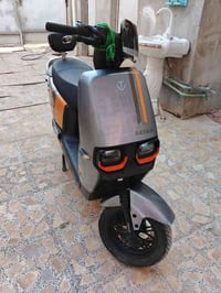 دراجه شحن اريان البيع السعر 1000 الرقم 07715380147