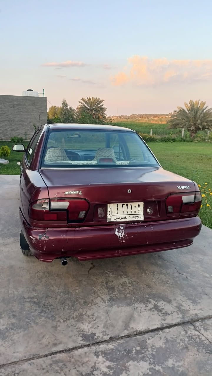السلام عليكم بروتون ٢٠٠٥ التبريد يريد بس غاز
المشط يريد تبديل
محورلها شاشه كامري شغاله
بيها خياس جوه باب السايق شويه ومن جوه جوه رجلين السايق مصبوغه جماليه فقط بدون دواخل ***********  مكان السياره الضلوعيه الجبور  السعر ٤٧ وبيها مجال
