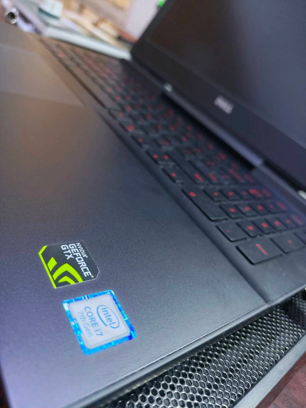 للبيع: لابتوب Dell Inspiron 15 7000 Gaming (P65F)
الجهاز نظيف وممتاز جداً للألعاب، المونتاج، والدراسة.
​مواصفات الجهاز:
​المعالج: Intel Core i7-7700HQ (جيل سابع فئة HQ القوية)

​كارت الشاشة المنفصل: Nvidia GeForce GTX 1050 Ti
  
​كارت الشاشة المدمج: Intel HD  Graphics 630

​الذاكرة (RAM): 16GB DDR4

​التخزين: 256GB SSD 

​الشاشة: 16 بوصة بدقة Full HD 

​الملحقات جميعها اصلية :

​الشاحن الأصلي للابتوب
​ماوس لاسلكي (Wireless)
​ماوس باد
​كيبورد خارجي
​مبرد لابتوب (Cooling Pad) هدية

​السعر:

​610.000 دينار عراقي (شامل كل الملحقات)  (مكاني كربلاء سيف سعد) 
​للتواصل يرجى مراسلة الخاص.