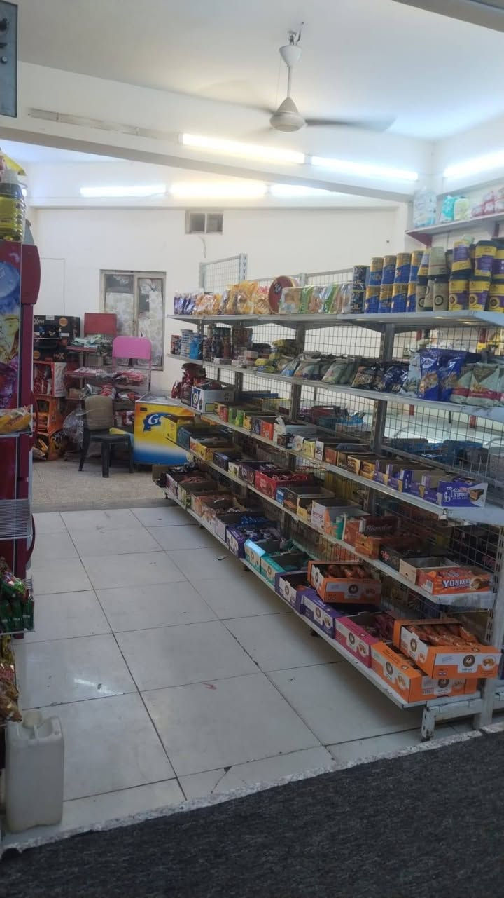 اسواق للبيع 
الكاظميه النواب بفرع حسينه النواب  ركن الاسواق شغاله وخير من الله دخلها 650 الى 700 برادات شركات ببسي وكولا دبل 
والباقي كلها مال محل سبلت  ومكيف براد عدد10 وبطحيه حديثه دبل ووسط 5 
سبب البيع 
عدم تفرغ ***********
