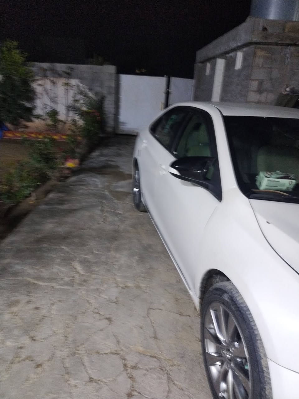 سلام عليكم كامري للبيع موديل 2016 وارد خليجي الرقم شمال اربيل كير و محرك شرط العنوان السياره صلاح الدين تكريت السعر 170 وبيها مجال بسيط  الستفسار اكثر ***********
