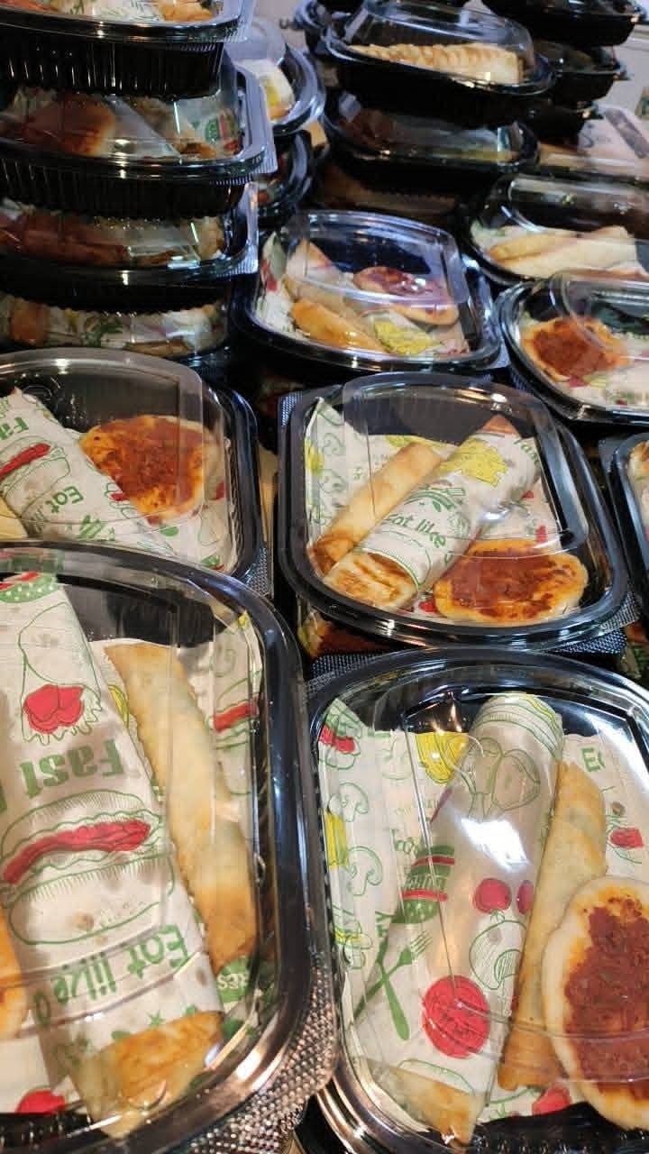 اللهم صل على محمد وال محمد سعر طبق الفين دينار فقط 
يحتوي ع الفه كباب + بوركايه ولحم بعجينه تجهيز جميع مناسبات ***********
