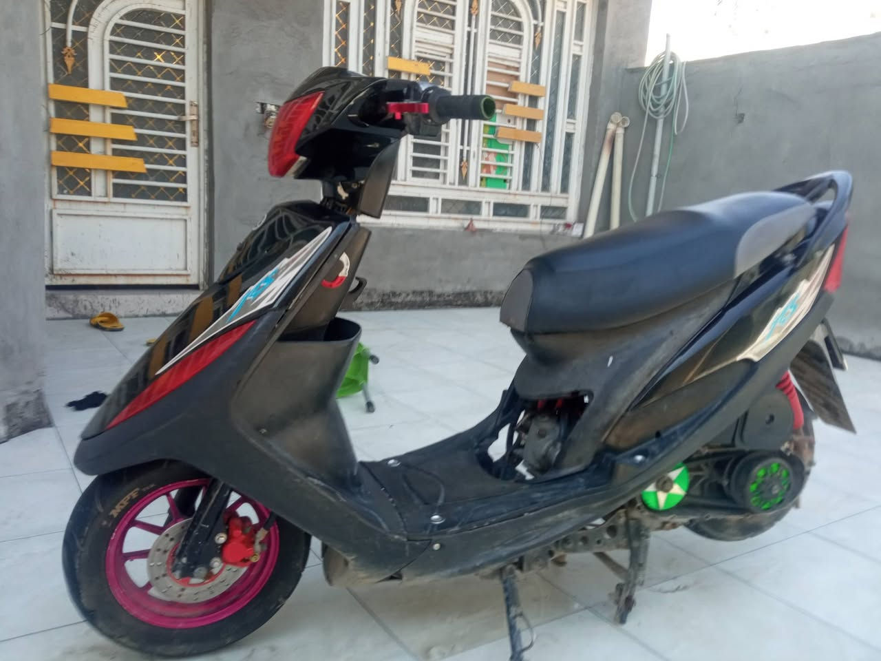 السلام عليكم دراجه ماكس عدله 2007
بيه اوياله رياضي سلف رياضي صالنصه رياضي يدات رياضي قطره دهن رياضي قبق عنبار رياضي اكلاجات توبو اصلي كهربائيات كله شغاله وبيه شلعه و معدل تاكل الكاع 
الي يحب التواصل ***********
