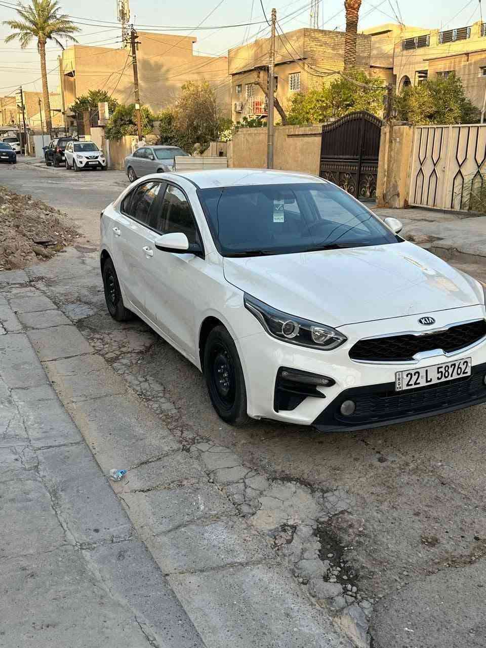 سيراتو موديل 2020 للبيع السياره نظيفه محرك 2000 كير at محرك دوش وارد خليجي ماشيه 150 بيها بارد فقط اي قطرة صبغ مابيها 
محرك وكير مكفولات تحويل ثاني يوم رقمها اربيل مكان السياره بغداد السعر 125ورقه لتعاملني بالتعليقات الشراي يراسلني واتساب لو يتصل ***********
