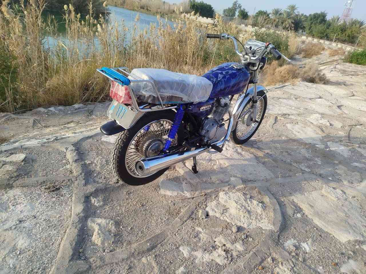 السلام عليكم دراجات ثنين  الحمره كلك سعره 350 الزركه أوراق موديل 2016 سعره 650  وبيهن مجال (قلعه سكر )
للاتصال ***********
