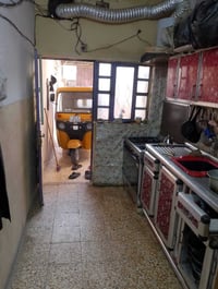 بيت للبيع   بي 3غرف غرفه جوه على شكل سويت و صالة 6امتار و غرفتين و صال...
