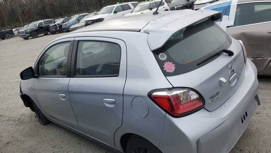 السلام عليكم ميراج موديل 2024 ضررها فقط دعامية امامي بدون ايرباك بدون دواخل
*********** بي واتساب
