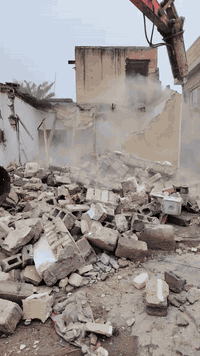 تفليش البيوت القديمة والمحلات وقطع البيوت ورفع الانقاض وتعديل الأرضية بموادها يعني ماأخذ فلوس بس المواد واسويلهيا كاع في كافة مناطق ديالى للتواصل ع الرقم . ***********
