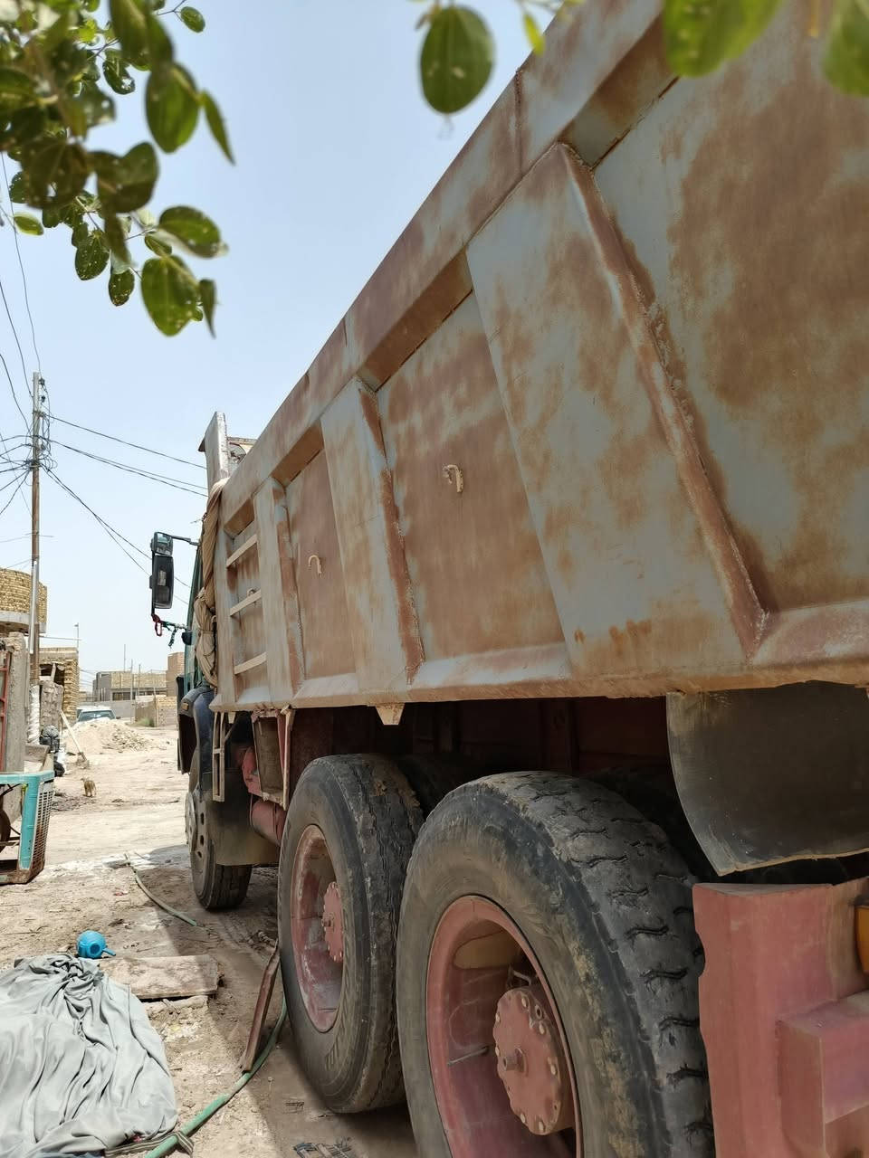 السلام عليكم سياره البي للبيع كير 130 مكينه25 سنويه ل28 بيع مستعجل رقم مبايل *********** لى شراي يتصل
