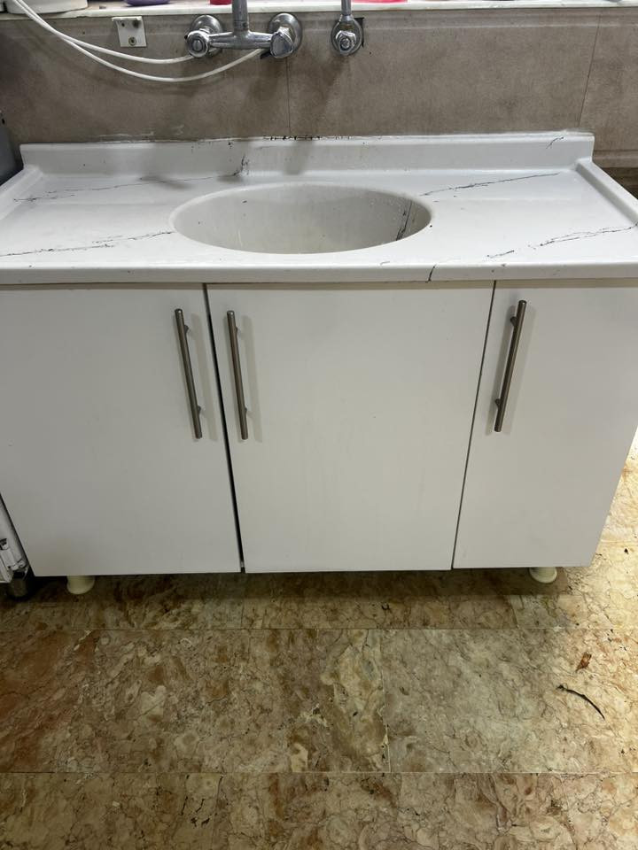 كاونتر وسنگ للبيع مستخدم شي قليل
السعر 275 وبي مجال بسيط 
العنوان ال5 كيلو
***********
