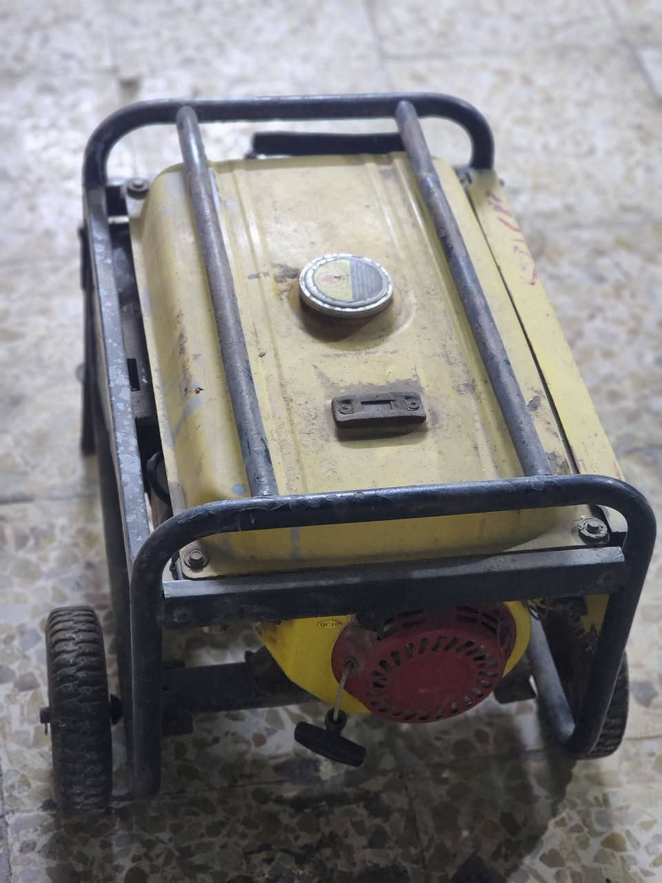 مولده استرا نضيفه شغاله للبيع ب75 مكانها حي اور سبع قصور ***********
