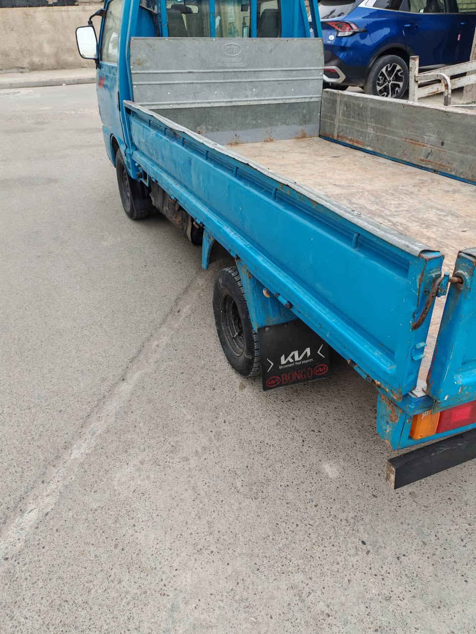 السلام عليكم كيا بنكو للبيع موديل 96 تك قمارة 8 جنكال سنوية مجددة 30 أرقام انكليزي رقم شاصي واضح محرك مجفت كير و اكسل نضيفات تايرات جدد بسمي  السعر 53 وبيهة مجال الرقم ***********
