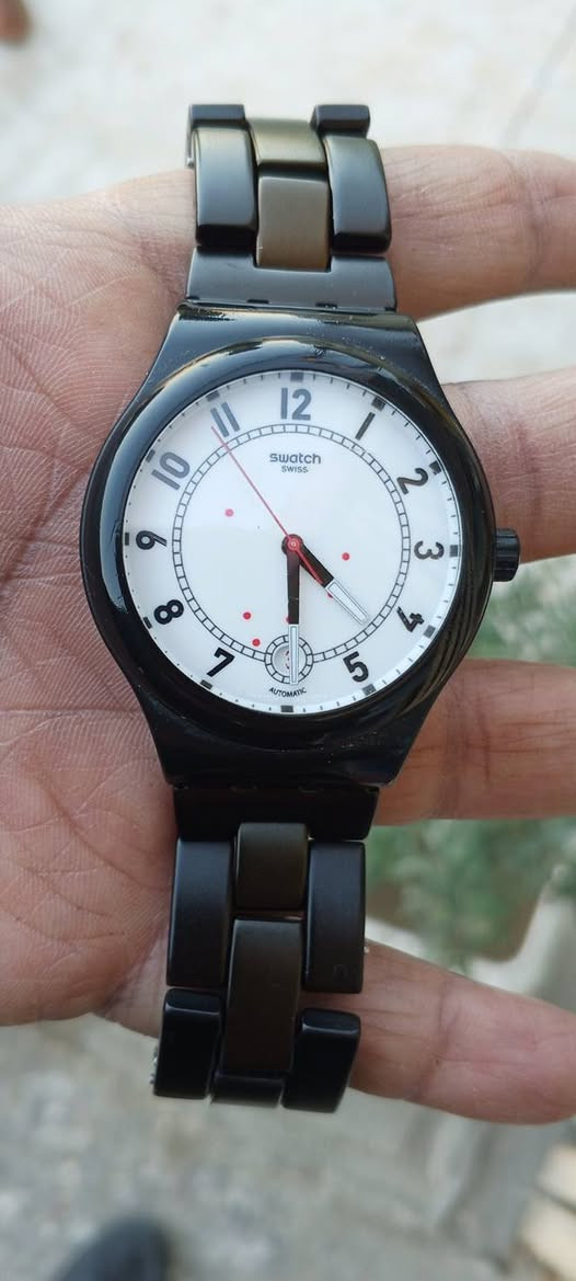 السلام عليكم..
اسواچ سويسري اصلي ... اعلى فئات الاوتوماتيك..قطر 43..
النظافة جدا عاليه .. منفذ شهري..
السعر 95 الف 
توصيل جميع المحافظات


**إذا كنت صاحب هذا الإعلان وتريد حذفه لأي سبب، رجاءا أرسل رسالة إلى الدعم الفني**