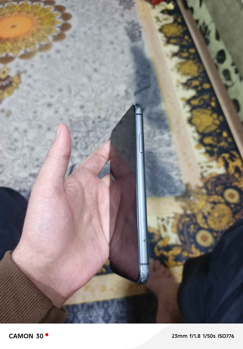 ايفون 11عادي لون أسود مستبدل شاشه وبطارية وضهر المقابل نضيف سريع ذاكره 128 مستعجل على البيعه العنوان البصرة جمعيات قرب سوق الأصفر رقم *********** Singapore
