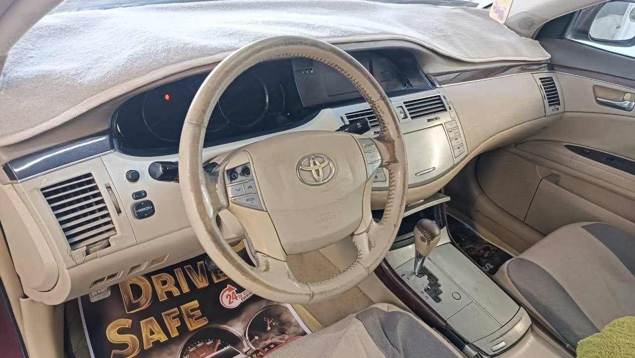 السلام عليكم ...
تيوتا افالون للبيع وارد امريكي
موديل 2008 رقم بغداد
بيه صبغ قطعتين والبنيد مرشوش جيلاتين فقط 
لو حني مكينه وكير وحداديه جدد تبريد ثلج 
سعر السياره 98 ورقه وبيه مجال حك الجيه
مكان السياره النجف الاشرف 
رقم الهاتف 
***********
