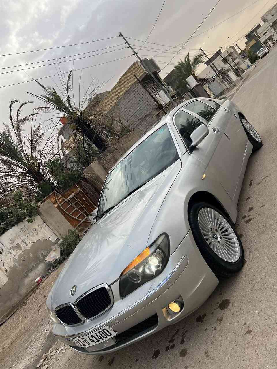 السلام عليكم اخوان بيع مستعجل بي إم دبليو. باخره 
موديل 2006. بلاد أصل 750il فول مواصفات
 مكينه وكير مكفولات  بلادي 
رقم بغداد الدولي بأسمي شخصيا. سياره علا ايدي 
 دواخل خير من الله كشنات كهرباء ستيرن كهرباء. كروز سرعه هواي مواصفات معروفه الباخره بوب وجنطه شفط بس باب اماميه واكف شفط 
 
سياره جاهزه وخير من الله بكل وقت حتا باتري جديد. 
تخم ويل شعاع ١٨ بلادي.  تايرات نظيفه 
السياره بيها ظربه جاملغ خلف صدر فقط   
وجاملغ امام سايق  بس مو قويه  ومشتغليها فول وصفاحها موس  
سياره كلش حلوه بيها صبغ حزام وقبل سبوع فقط تبخير وكلير قماره وجنطه اثر جراد وعندي صور قبل لا اصبغ لان سلفر معروف يطفي  
سعرها ١٠٠ قفل. والشراي يتصل فقط مراوس ماراوس فقط  اخوتي ♥️
*********** مكاني بغداد محمودية
