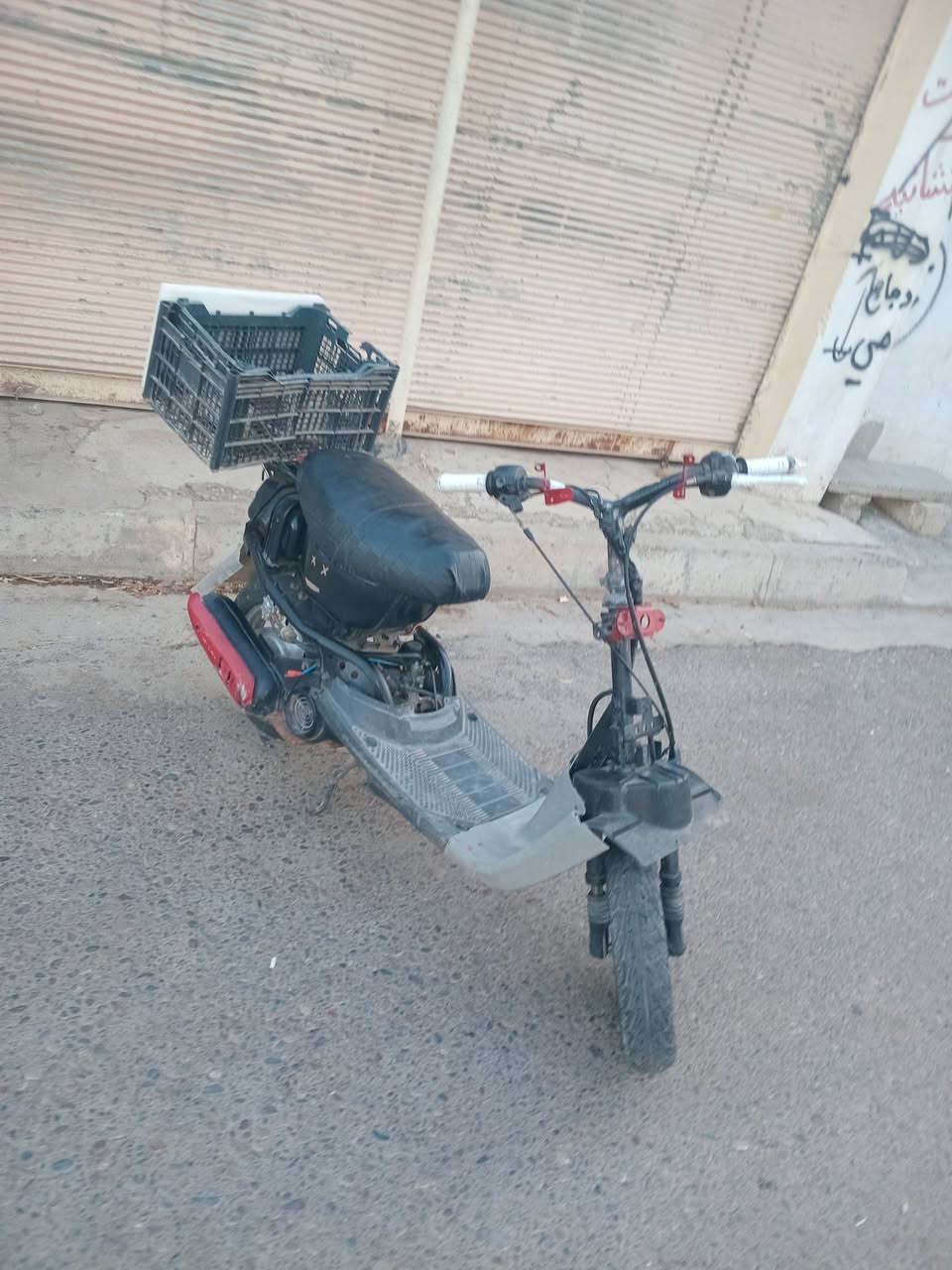 سلام عليكم ماطور ياماها  للبيع محرك عبد الحليم نضيف كابريتر جديد عنوان كركوك حي واسطي سعر 100الرقم ***********

