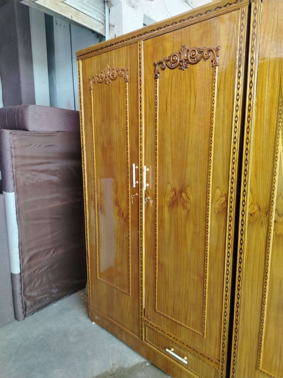 سلام عليكم وصول وجبه جديده معرض ومزاد الاخوين الاستفسار *********** الكنتور الواحد اب 160 بابين حطاطه
