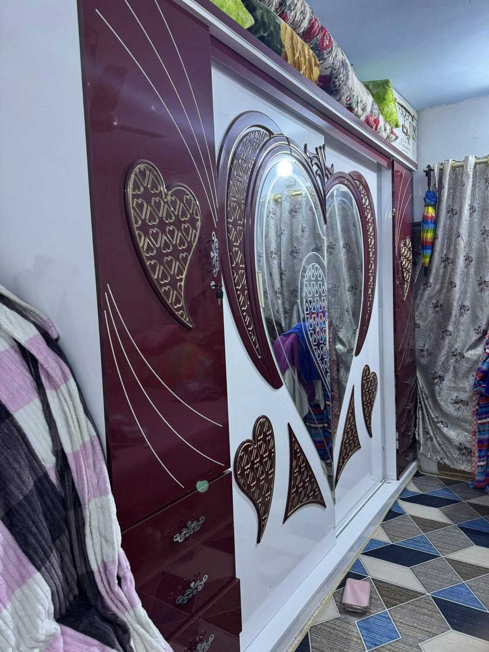 السلام عليكم غرفه نوم للبيع 7قطع مكاني بغداد ابو دشير  مقابيل المستوصف رقمي ***********
