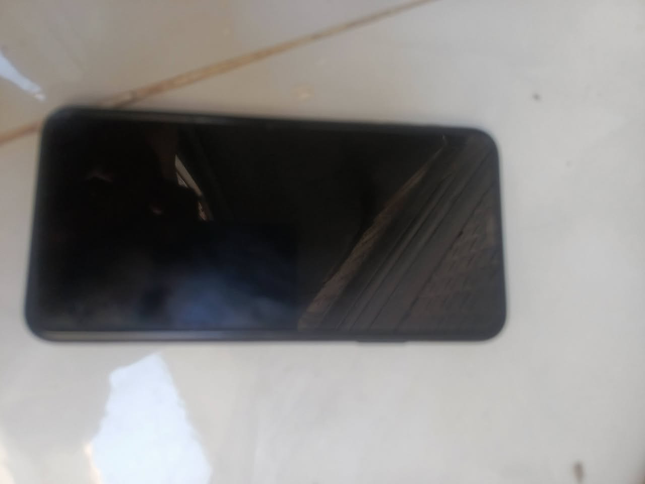 ايفون ١١برو ماكس بطاريه ٧١بلاديه الجهاز ما مفتوح ابد وين ما يعجبك ودي سعر الجهاز ٣٥٠ قفل العنوان بغداد تقاطع النهروان رقم الهاتف ***********
