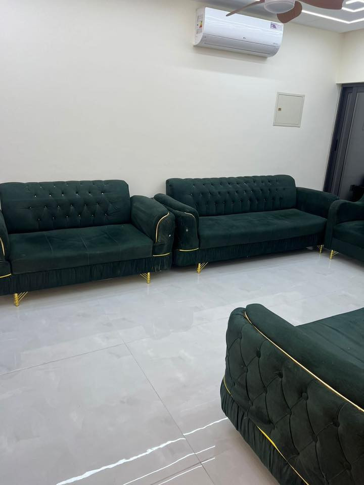 تخم ١٠ مقاعد مشتري قبل فترة أستخدام كلش قليل كلش جديد مكان بغداد الكرخ الي يريدة ***********
